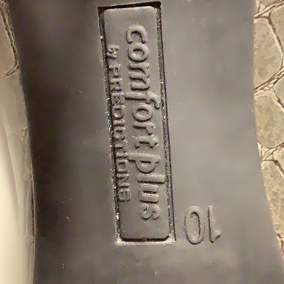 Comfort Plus By Predictions Gray Patent Reptile Embossed Comfort Pump Heel Sz 10 - Picture 11 of 11
